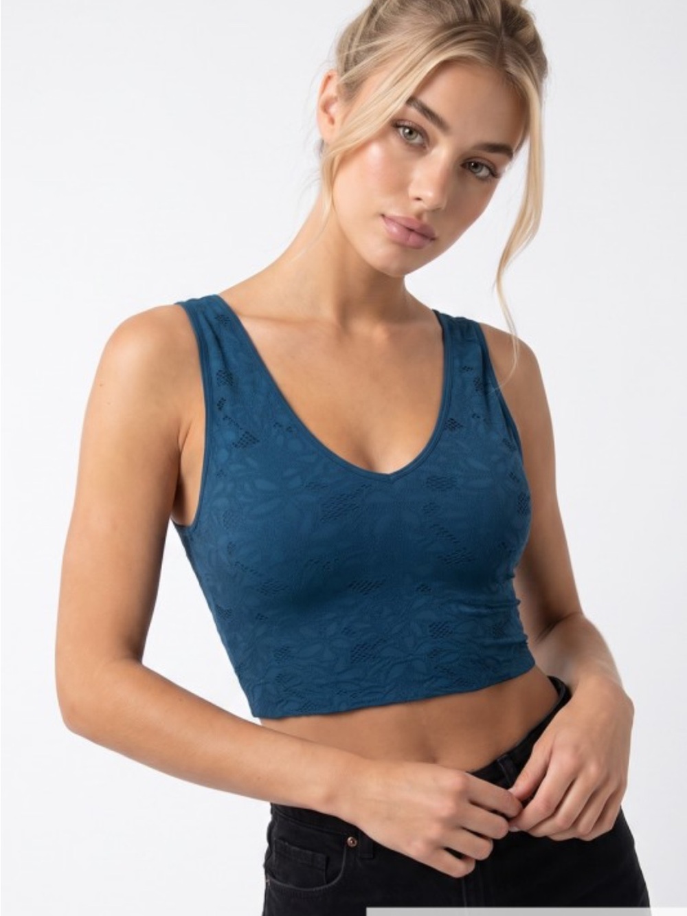 🆕🤍DEEP SEA BLUE LACE V NECK